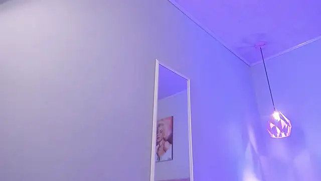 ScarletGV online show from December 2025 04:06:01 AM