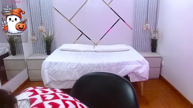 LenaRoses online show from October 2025 07:49:02 PM