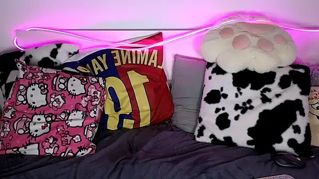 nicollewetpussy online show from September 2025 11:48:01 AM