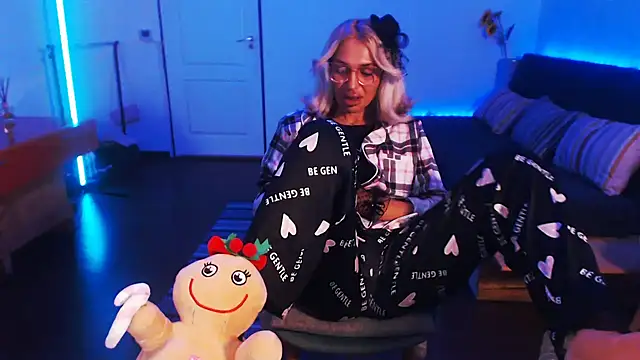 Snapshot of beauty_chl0e chatting on December 2024 08:53:02 PM beauty chl0e online show from December 2024 08:53:02 PM