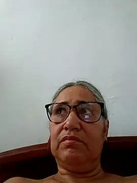 Snapshot of _candi chatting on February 2026 12:21:01 PM candi online show from February 2026 12:21:01 PM