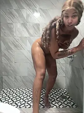 slimerlla online show from December 2025 12:01:01 PM