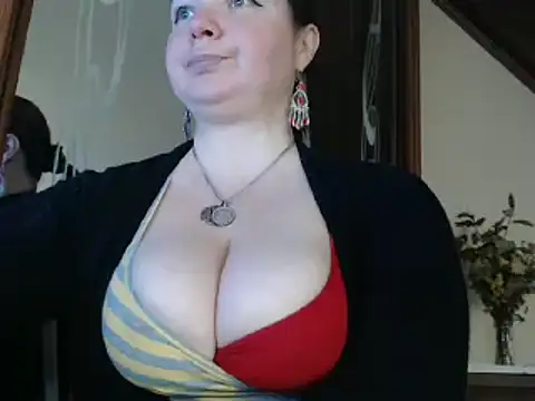 amorelara online show from February 2025 12:39:02 PM