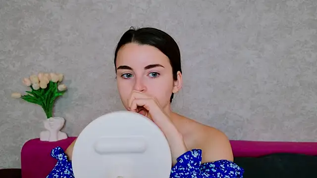 Miss Arwen online show from September 2025 03:42:02 AM