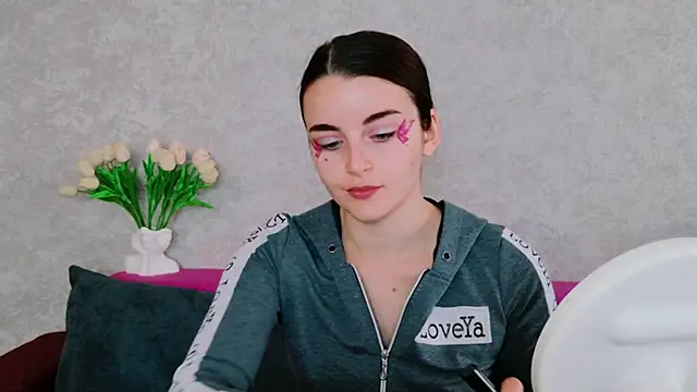 Miss Arwen online show from September 2025 04:17:02 AM