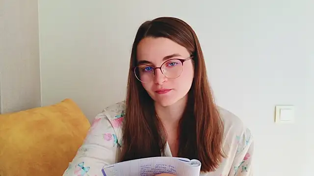 Snapshot of Miss_Arwen chatting on July 2026 06:28:01 AM Miss Arwen online show from July 2026 06:28:01 AM