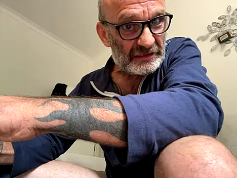 Shyboy817 online show from September 2025 01:01:01 PM