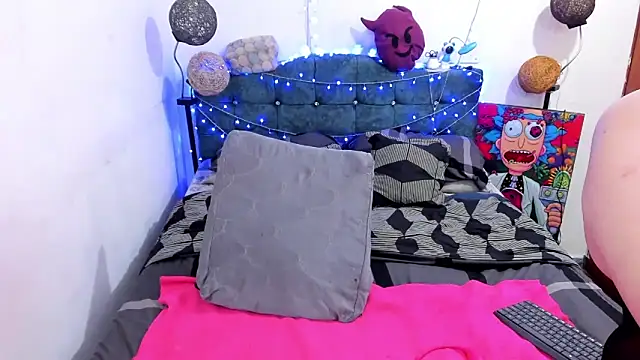 goldenbubble   online show from March 2025 12:33:02 AM