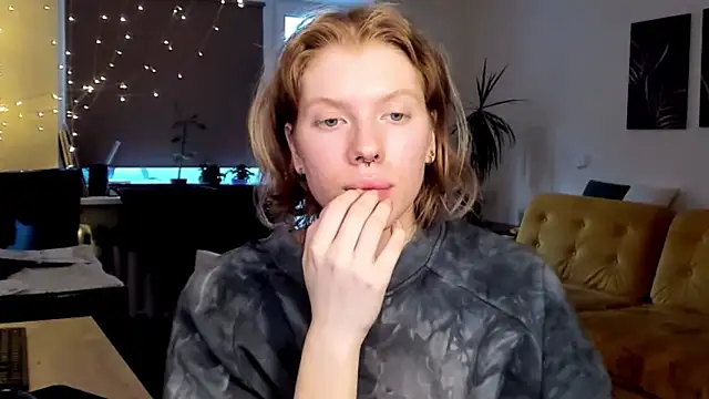 StellaDavis online show from February 2025 01:37:01 PM