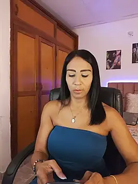 Snapshot of charlotte_bayron02 chatting on June 2026 01:21:01 AM charlotte bayron02 online show from June 2026 01:21:01 AM