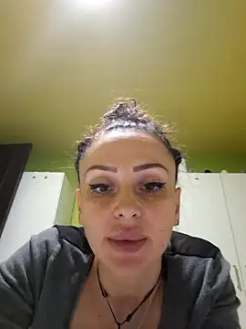 Snapshot of dolcevita002 chatting on February 2026 09:06:02 AM dolcevita002 online show from February 2026 09:06:02 AM