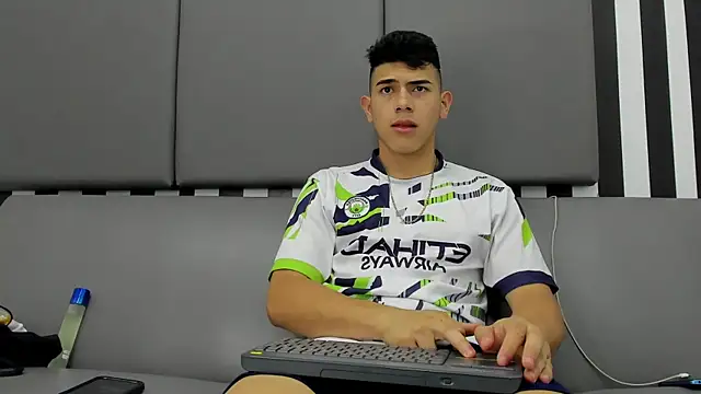 andrew rose  online show from January 2025 02:29:01 AM