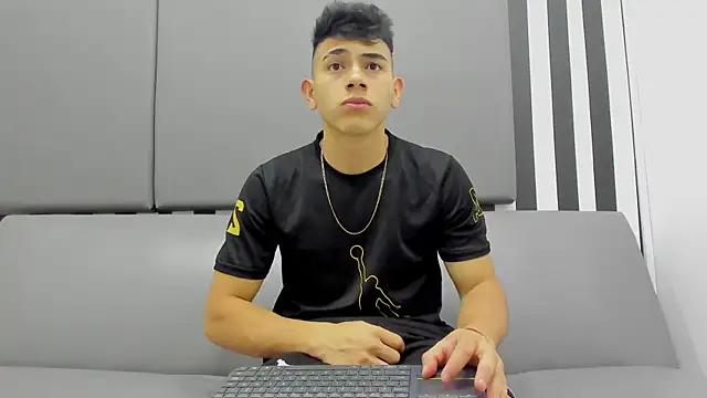 andrew rose  online show from January 2025 03:11:01 AM