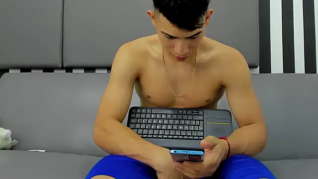 andrew rose  online show from January 2025 04:47:01 AM