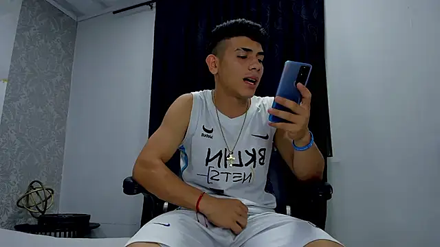 andrew rose  online show from March 2025 03:18:02 AM