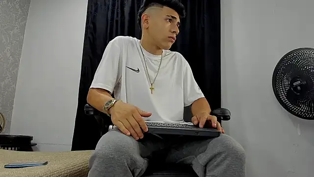 andrew rose  online show from March 2025 03:37:01 AM