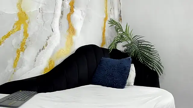 andrew rose  online show from September 2025 02:55:01 PM