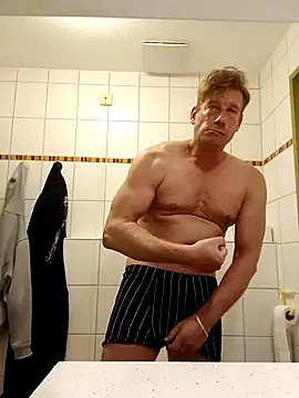 MArciQuarky online show from September 2025 05:13:01 PM