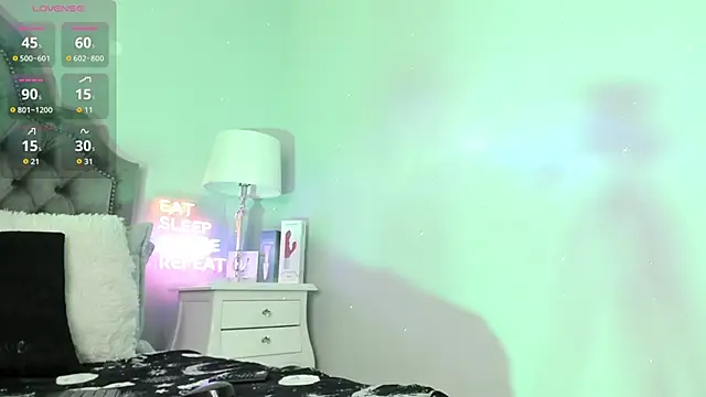 atena hill online show from September 2025 07:52:01 PM