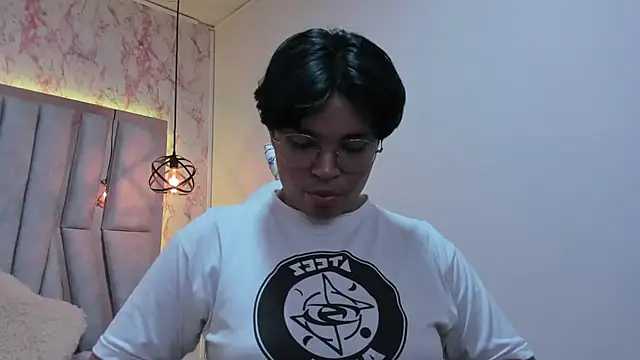 Emmapark  online show from March 2025 07:01:02 PM