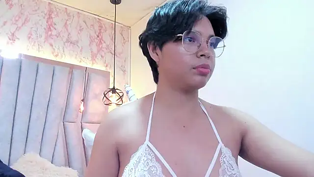 Emmapark  online show from March 2025 10:05:02 PM