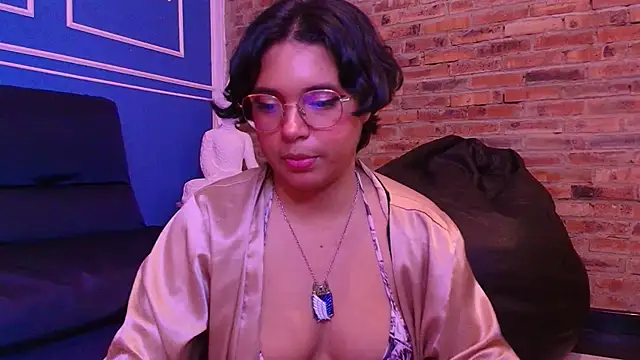 Emmapark  online show from December 2025 06:47:01 PM