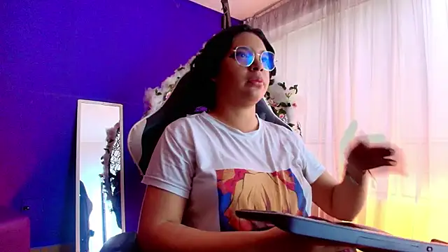 Snapshot of Emmapark_ chatting on February 2026 06:46:01 PM Emmapark online show from February 2026 06:46:01 PM