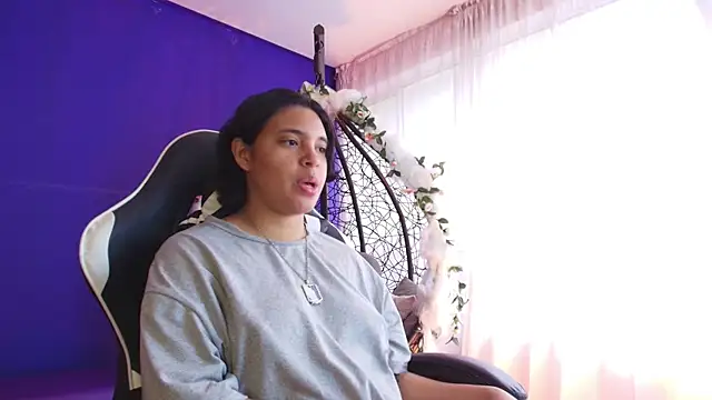 Snapshot of Emmapark_ chatting on February 2026 03:09:02 PM Emmapark online show from February 2026 03:09:02 PM