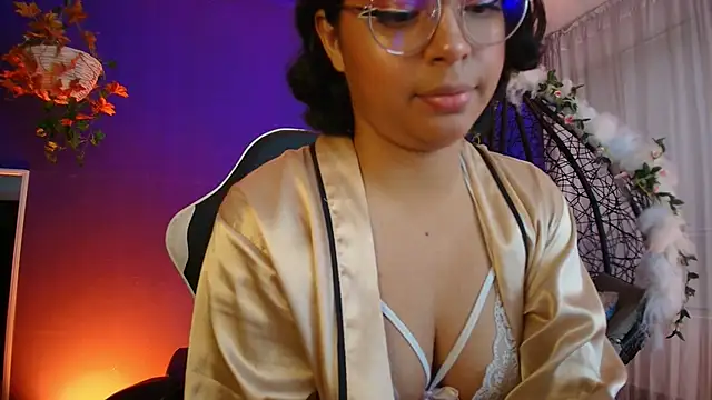 Emmapark  online show from April 2026 06:37:01 PM