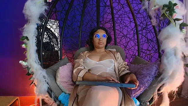 Emmapark  online show from April 2026 08:34:02 PM