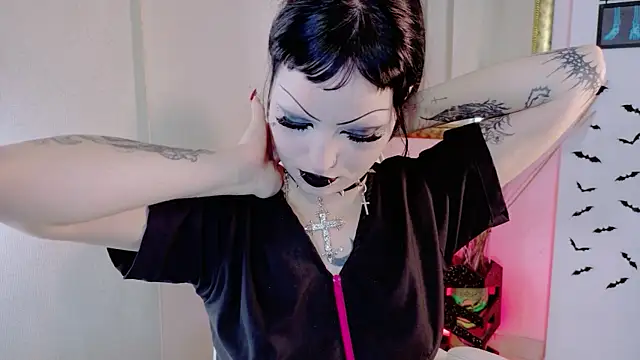 Madison Jackson online show from April 2026 08:00:02 PM