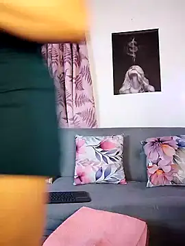 Charlotte Bayron online show from February 2025 12:20:02 AM