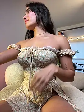 Snapshot of Irish_Collins chatting on October 2025 09:37:01 PM Irish Collins online show from October 2025 09:37:01 PM