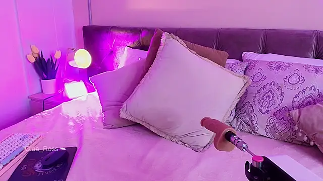 Giaa Ross online show from February 2025 02:52:02 PM