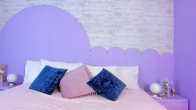 Giaa Ross online show from December 2025 07:33:02 PM