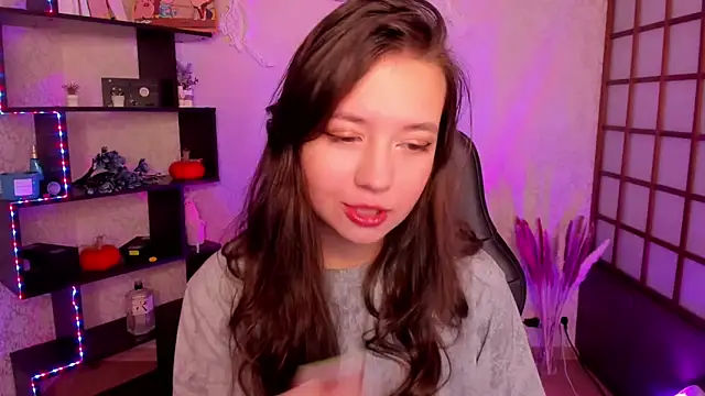 Snapshot of Lina_Brownie chatting on December 2024 02:09:01 AM Lina Brownie online show from December 2024 02:09:01 AM