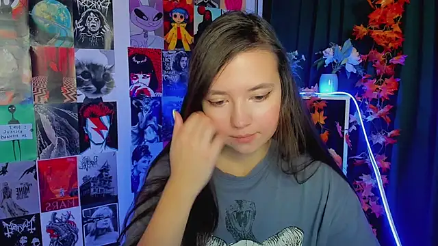 Snapshot of Lina_Brownie chatting on December 2024 02:10:01 AM Lina Brownie online show from December 2024 02:10:01 AM