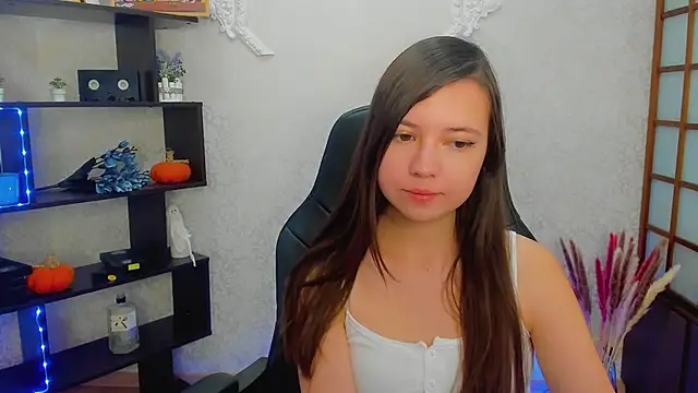 Snapshot of Lina_Brownie chatting on December 2024 02:08:02 AM Lina Brownie online show from December 2024 02:08:02 AM