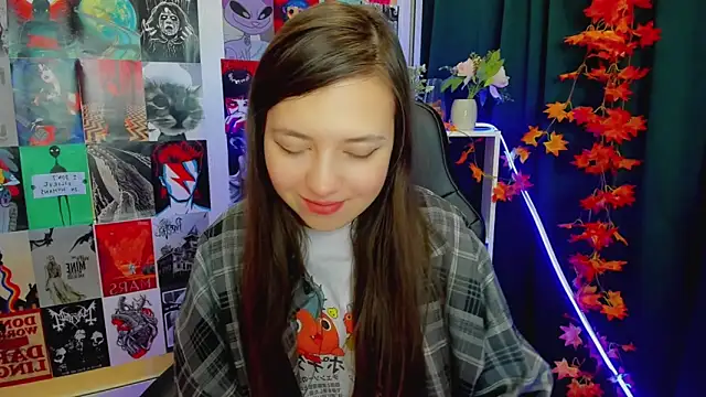 Snapshot of Lina_Brownie chatting on December 2024 02:13:01 AM Lina Brownie online show from December 2024 02:13:01 AM