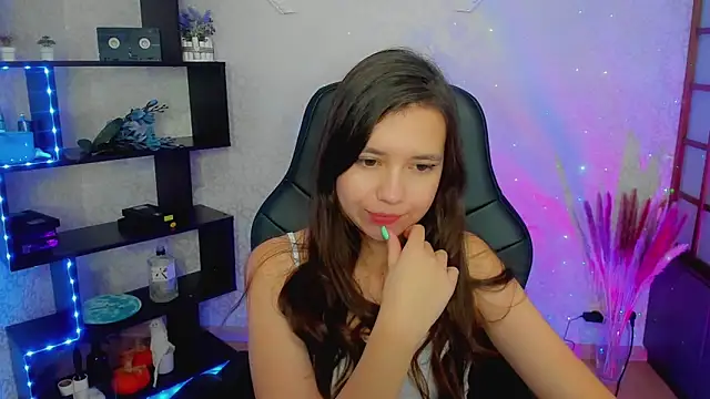 Snapshot of Lina_Brownie chatting on December 2024 05:33:02 AM Lina Brownie online show from December 2024 05:33:02 AM