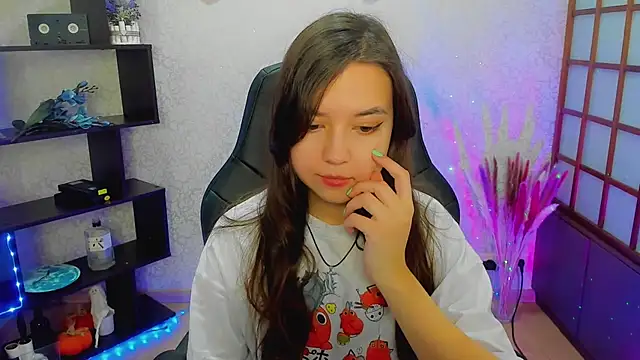 Snapshot of Lina_Brownie chatting on December 2024 02:17:01 AM Lina Brownie online show from December 2024 02:17:01 AM