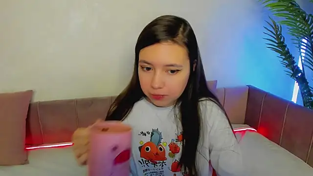 Snapshot of Lina_Brownie chatting on January 2025 03:03:02 AM Lina Brownie online show from January 2025 03:03:02 AM