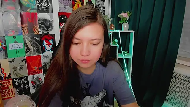 Snapshot of Lina_Brownie chatting on January 2025 02:09:02 AM Lina Brownie online show from January 2025 02:09:02 AM