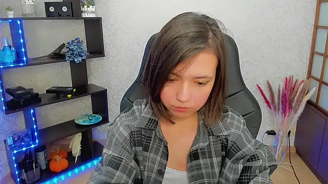 Snapshot of Lina_Brownie chatting on January 2025 06:12:01 AM Lina Brownie online show from January 2025 06:12:01 AM