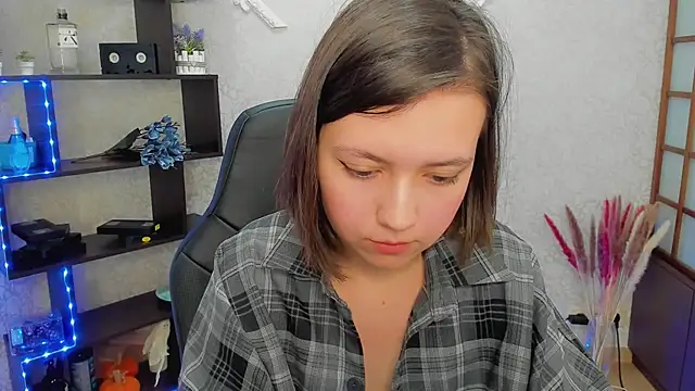 Snapshot of Lina_Brownie chatting on February 2025 02:36:02 AM Lina Brownie online show from February 2025 02:36:02 AM