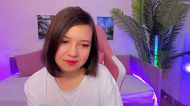 Snapshot of Lina_Brownie chatting on February 2025 02:19:01 AM Lina Brownie online show from February 2025 02:19:01 AM