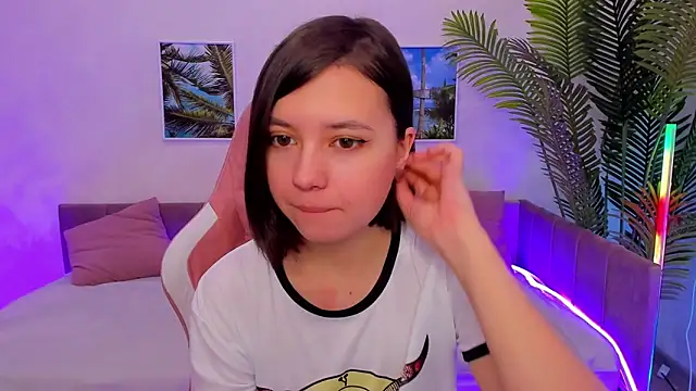 Snapshot of Lina_Brownie chatting on February 2025 01:55:01 AM Lina Brownie online show from February 2025 01:55:01 AM