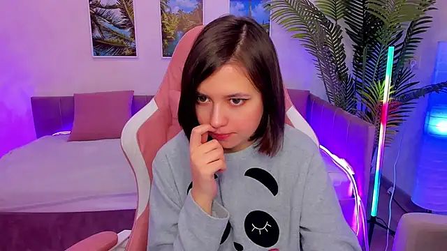 Snapshot of Lina_Brownie chatting on February 2025 02:03:01 AM Lina Brownie online show from February 2025 02:03:01 AM