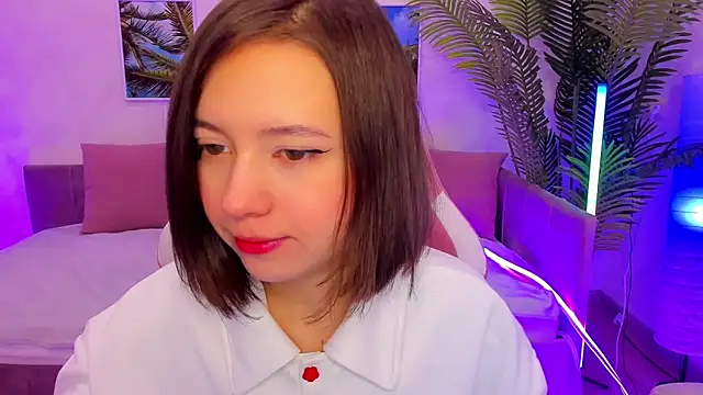 Snapshot of Lina_Brownie chatting on February 2025 01:53:01 AM Lina Brownie online show from February 2025 01:53:01 AM