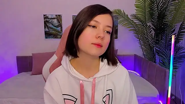 Snapshot of Lina_Brownie chatting on February 2025 01:47:02 AM Lina Brownie online show from February 2025 01:47:02 AM